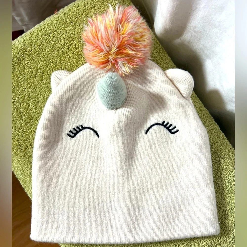 Old Navy Child's Sz L Unicorn 3D Winter Hat *Flaw*